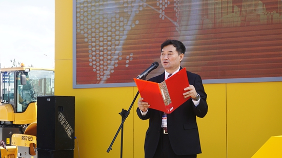 03#中國工程機(jī)械工業(yè)協(xié)會(huì)常務(wù)副會(huì)長兼秘書長蘇子孟 DSC03669_副本.jpg