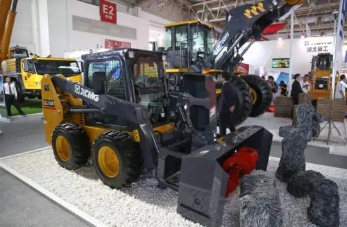 “靈動(dòng)衛(wèi)士”XC760K滑移裝載機(jī).jpg “靈動(dòng)衛(wèi)士”XC760K滑移裝載機(jī).jpg