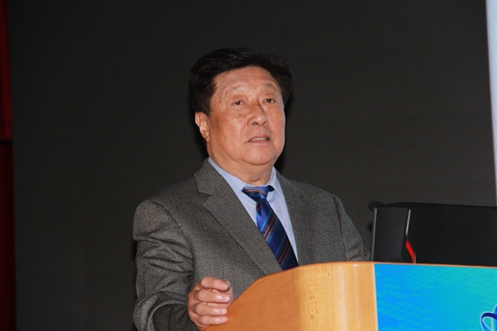 中國(guó)工程院院士、天津醫(yī)科大學(xué)名譽(yù)校長(zhǎng)郝希山作報(bào)告.JPG