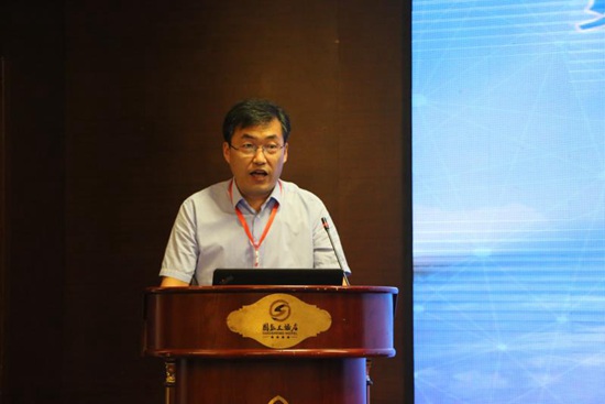 吉林省科學技術(shù)協(xié)會副主席張明耀在論壇開幕式上致辭E482E3E46C_副本.jpg