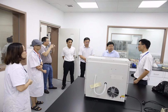 陳堅(jiān)院士實(shí)地考察湖州市食品藥品檢驗(yàn)研究院.jpg