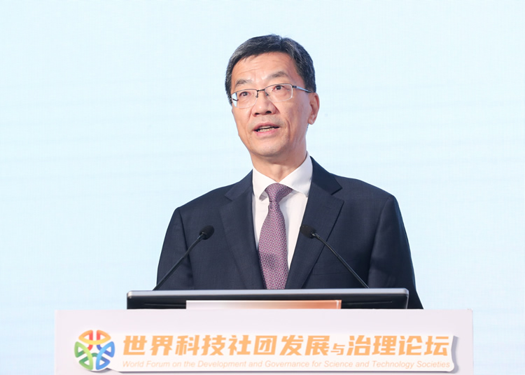 圖二 中國(guó)科協(xié)黨組書(shū)記、常務(wù)副主席、書(shū)記處第一書(shū)記懷進(jìn)鵬致辭.jpg