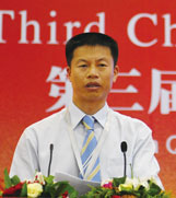 江蘇太陽雨太陽能集團董事長徐新建