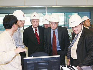 2009年10月21日，法國國家電力公司管理層參訪“外三”