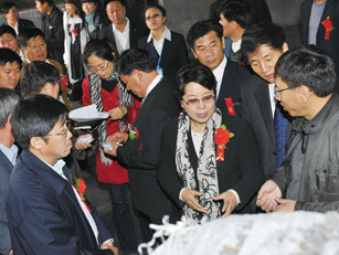 趙敏廳長(zhǎng)在浩市新能源有限公司調(diào)研