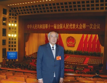 出席人大會(huì)議