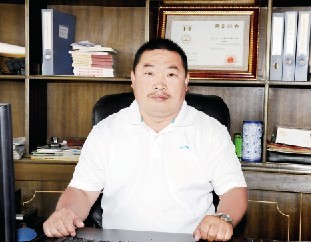 東白水村村長(zhǎng)孫銀宏