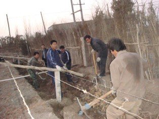 傳統(tǒng)覆土作業(yè)