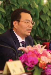 全國(guó)政協(xié)委員徐冠巨回答中外記者提問(wèn)