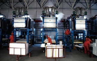 電腦全自動EPS模塊生產(chǎn)線一角