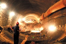 瀏陽河隧道暗洞施工場景