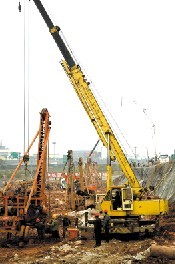 明挖段圍護(hù)樁作業(yè)