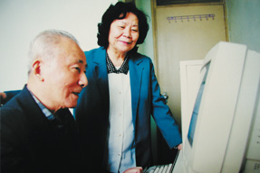 葉叔華院士在家中